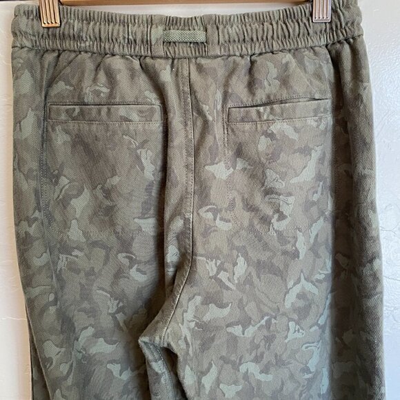 Athleta Farallon Stratum Green Camo Jogger Size 0 - Picture 5 of 9